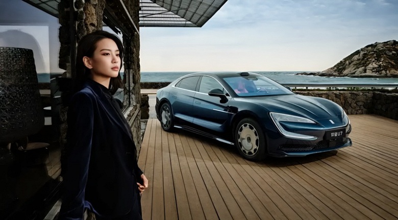 Мощность уже 1341 л.с., подвеска на принципе&nbsp;магнитной левитации, огромная батарея Blade на 135,5 кВтч, две SoC Nvidia Orin-X. Представлен новый BYD Yangwang U7